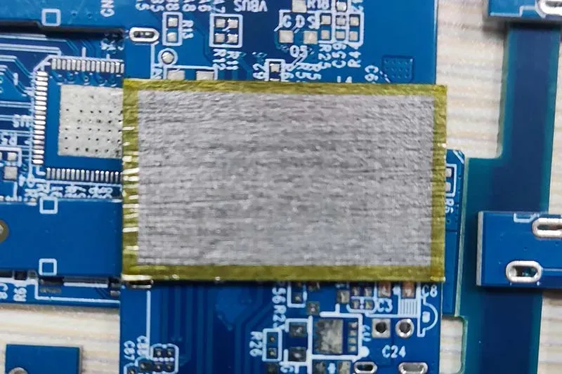 Edge-sealed graphene thermal pads applications